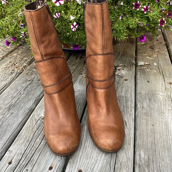 Miss Sixty cognac leather boots with button detail - Picture 4 of 11